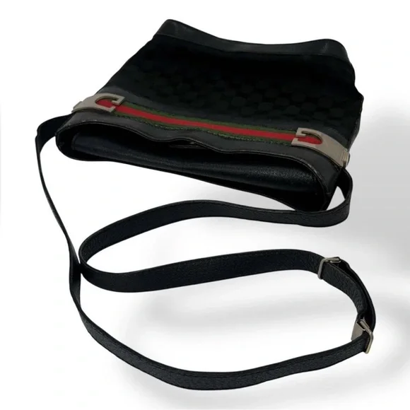 Gucci Black Shoulder Bag with Red and Green Accents - Picture 5 of 16